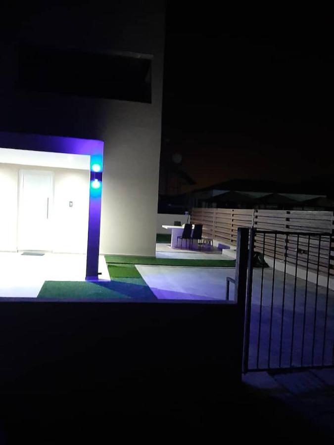 Universe House Dromolaxia Экстерьер фото
